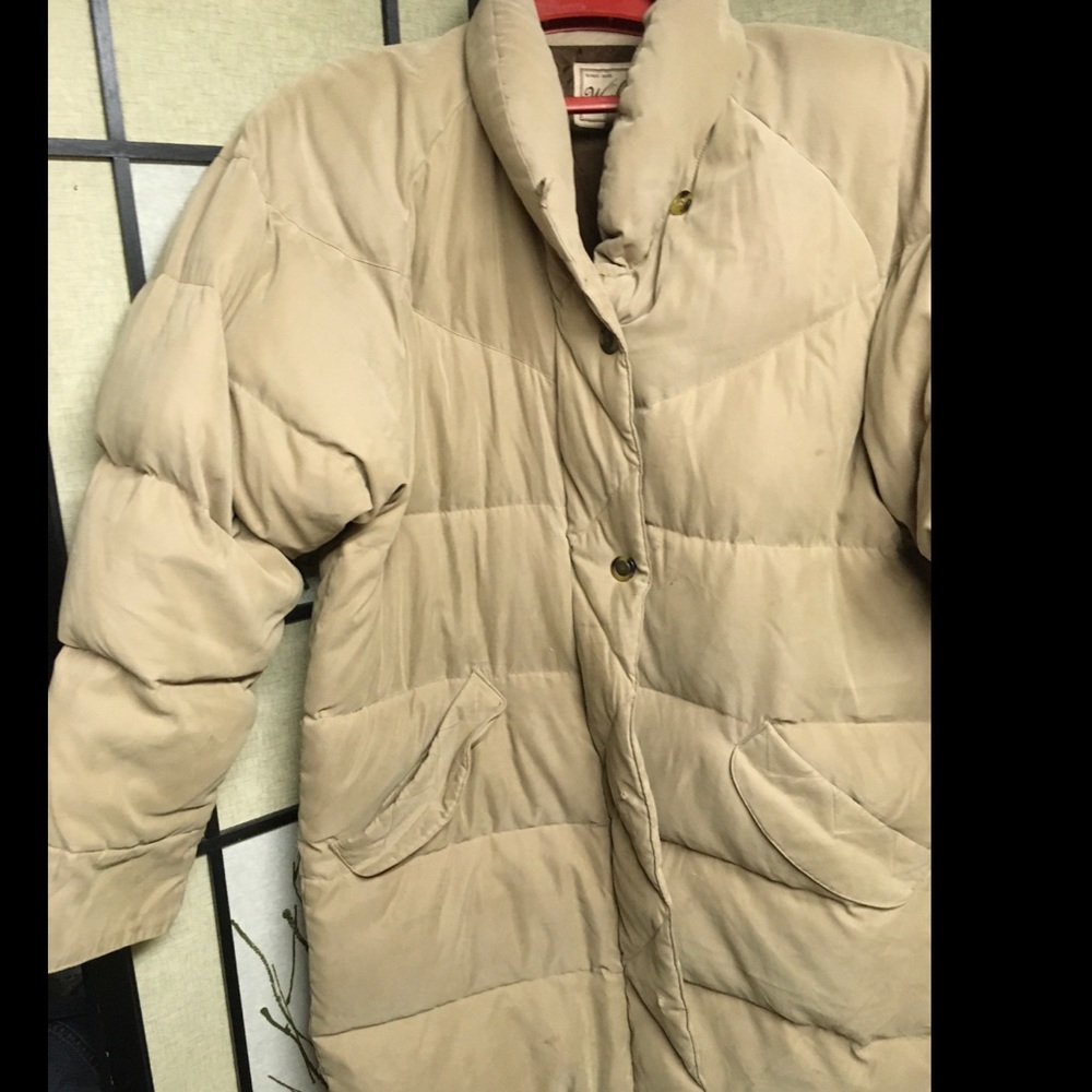 Light midriff puffy coat